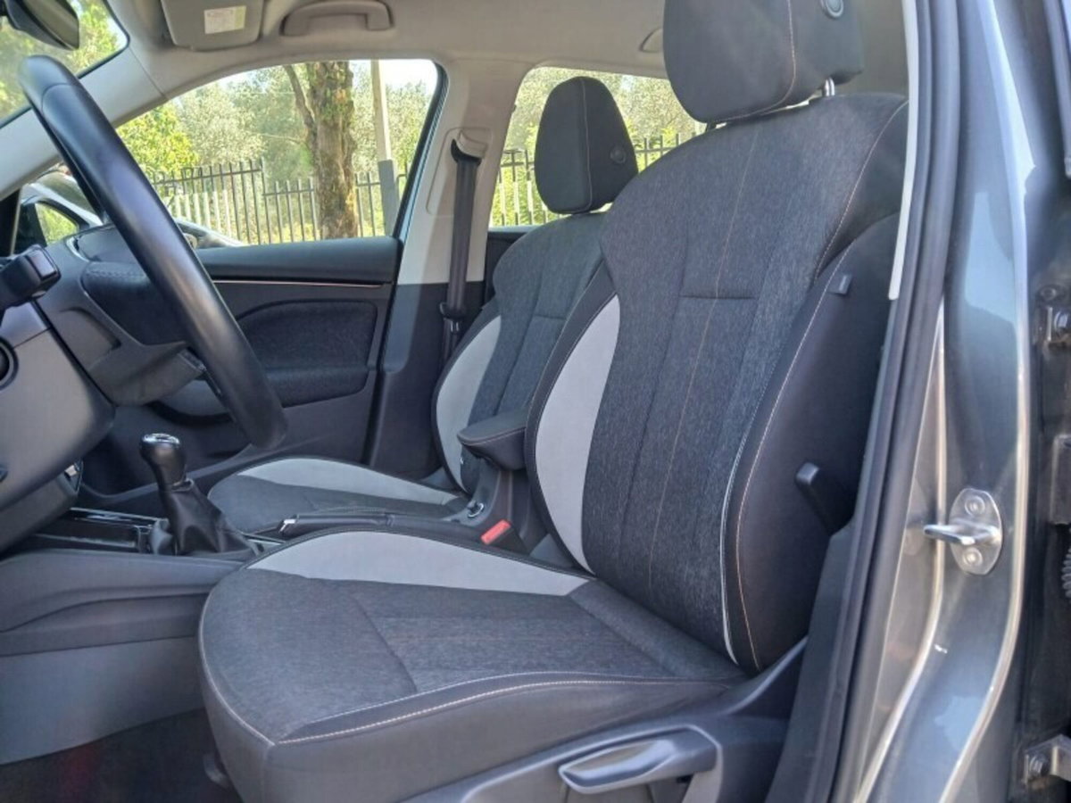 Skoda Kamiq 1.0 TSI 110 CV Dark Shade (6)