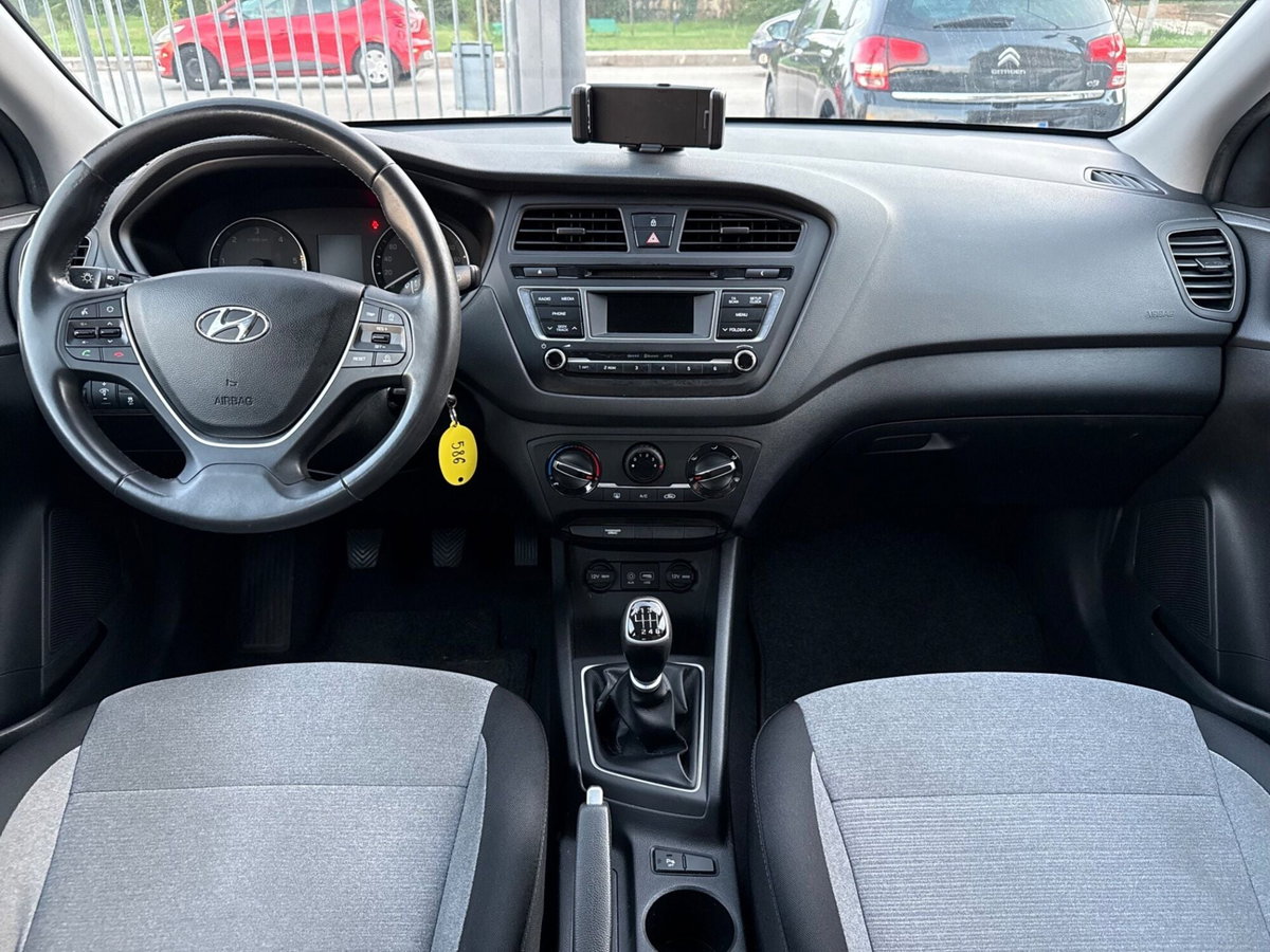 Hyundai i20 1.4 CRDi 5 porte Style (15)