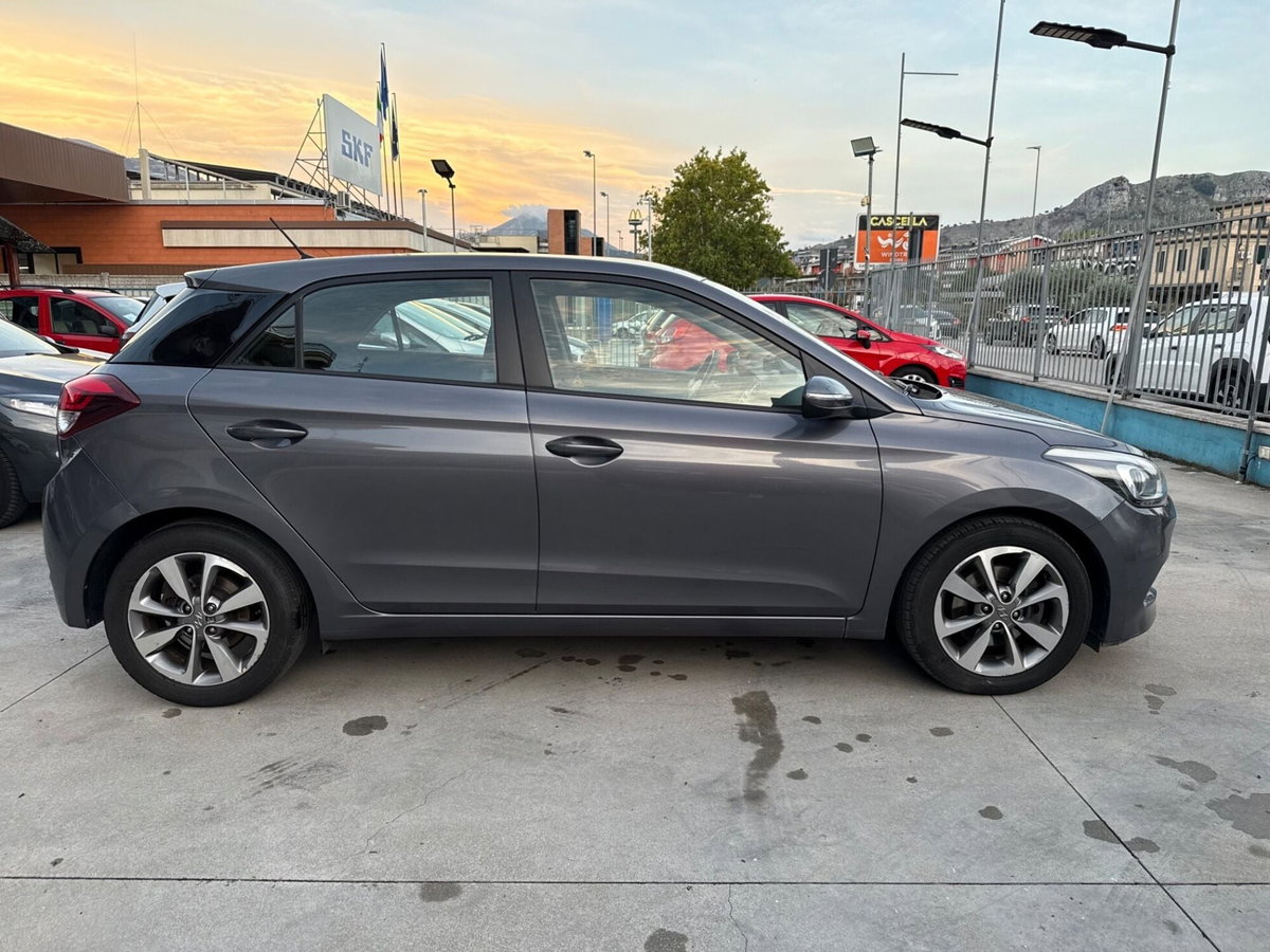 Hyundai i20 1.4 CRDi 5 porte Style (4)
