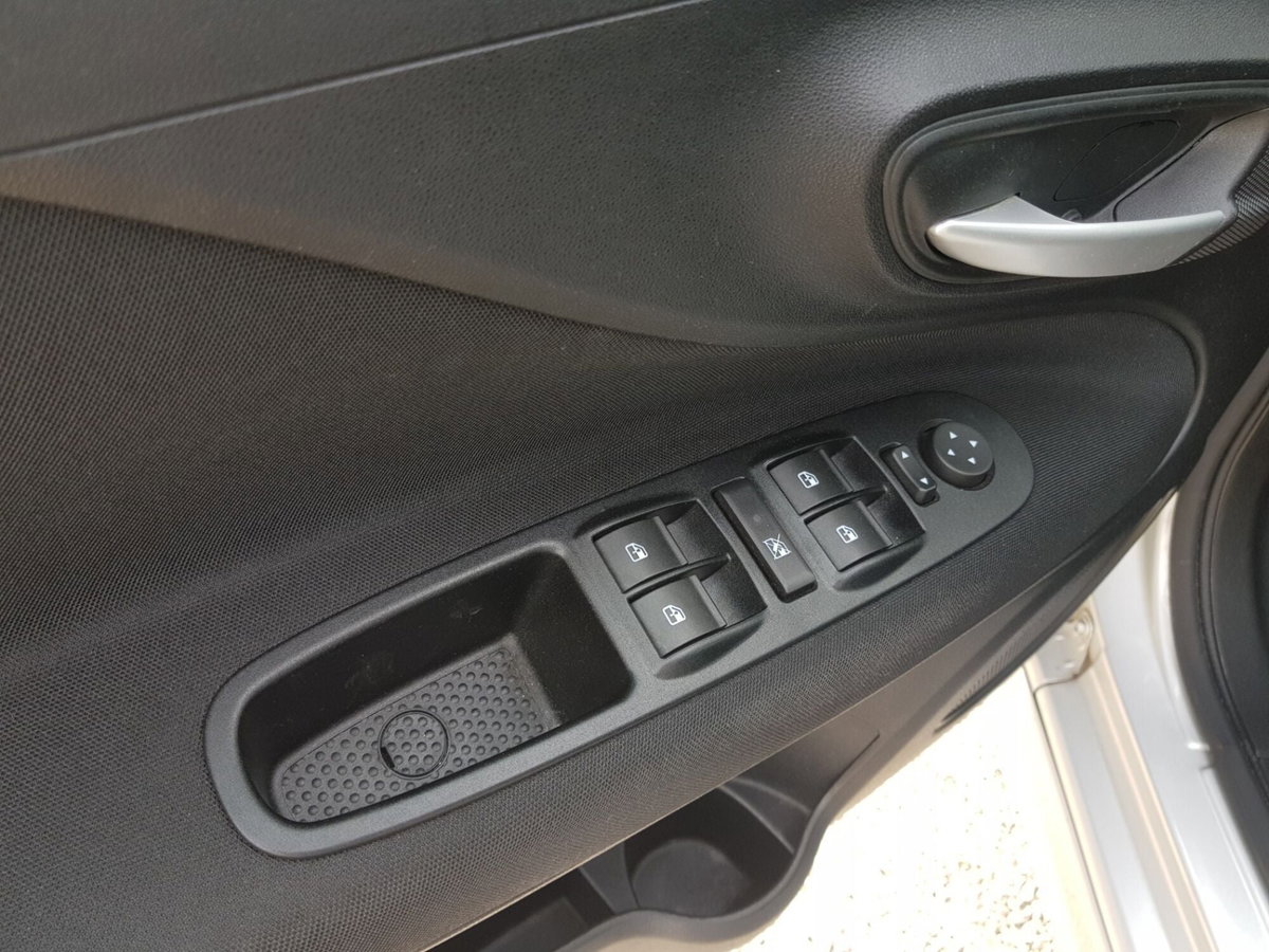 Fiat Punto 0.9 TwinAir Turbo S&S 5 porte Lounge (14)