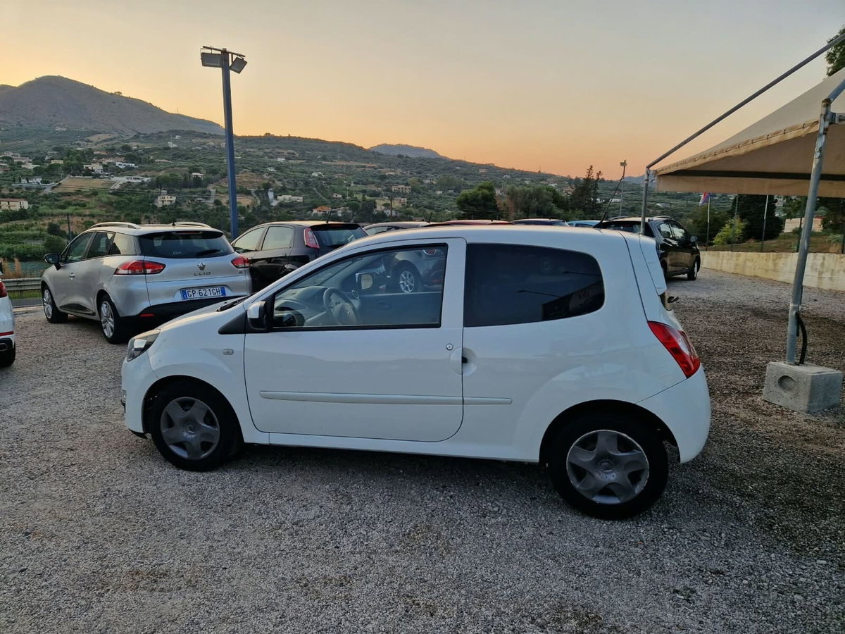 Renault Twingo 1.2 16V Live (8)
