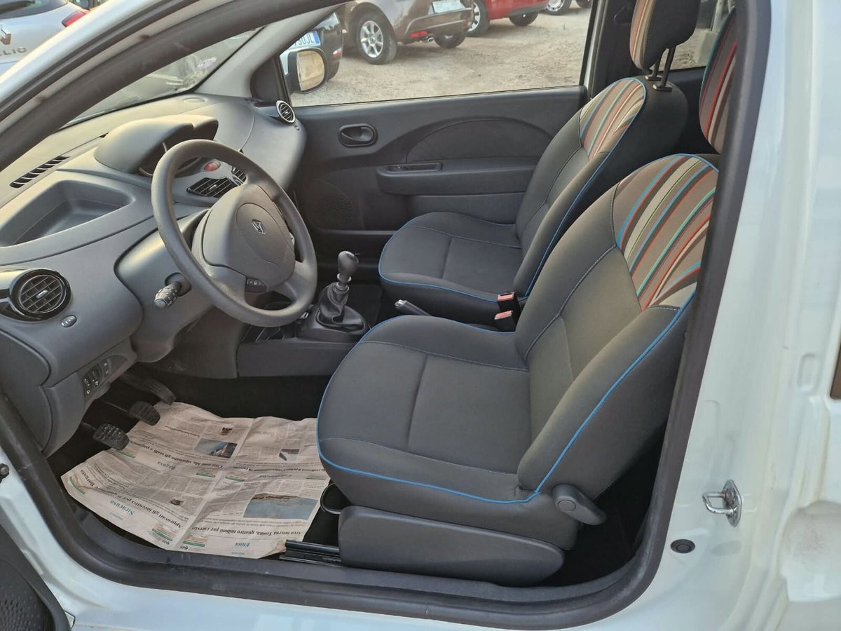 Renault Twingo 1.2 16V Live (9)