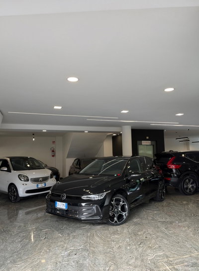 Volkswagen Golf 2.0 TDI 150 CV DSG SCR R-Line usata