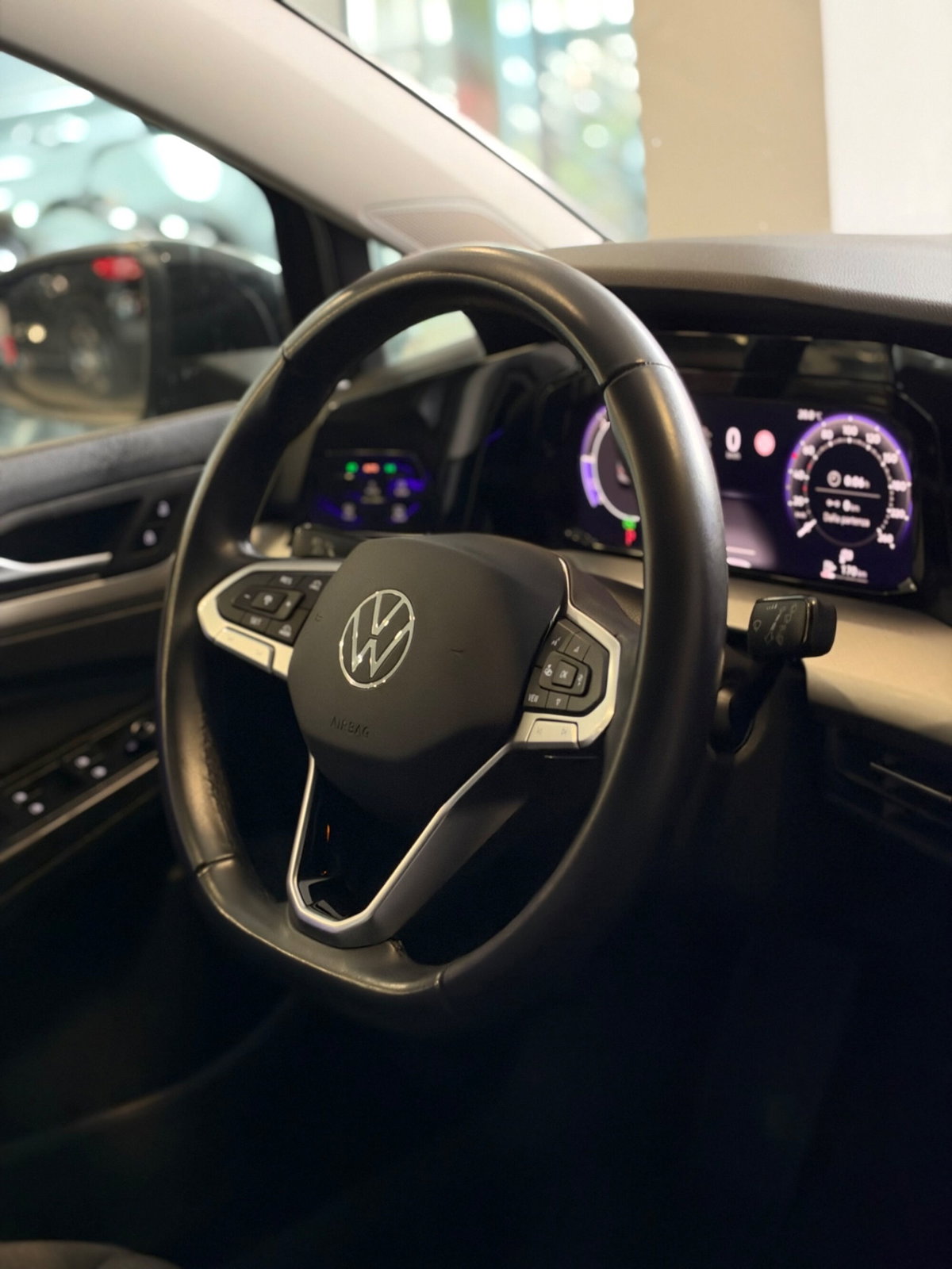 Volkswagen Golf 2.0 TDI 150 CV DSG SCR R-Line (11)