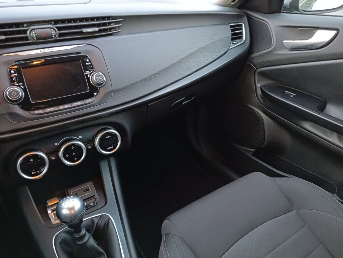 Alfa Romeo Giulietta 1.6 JTDm Ti 120cv (10)