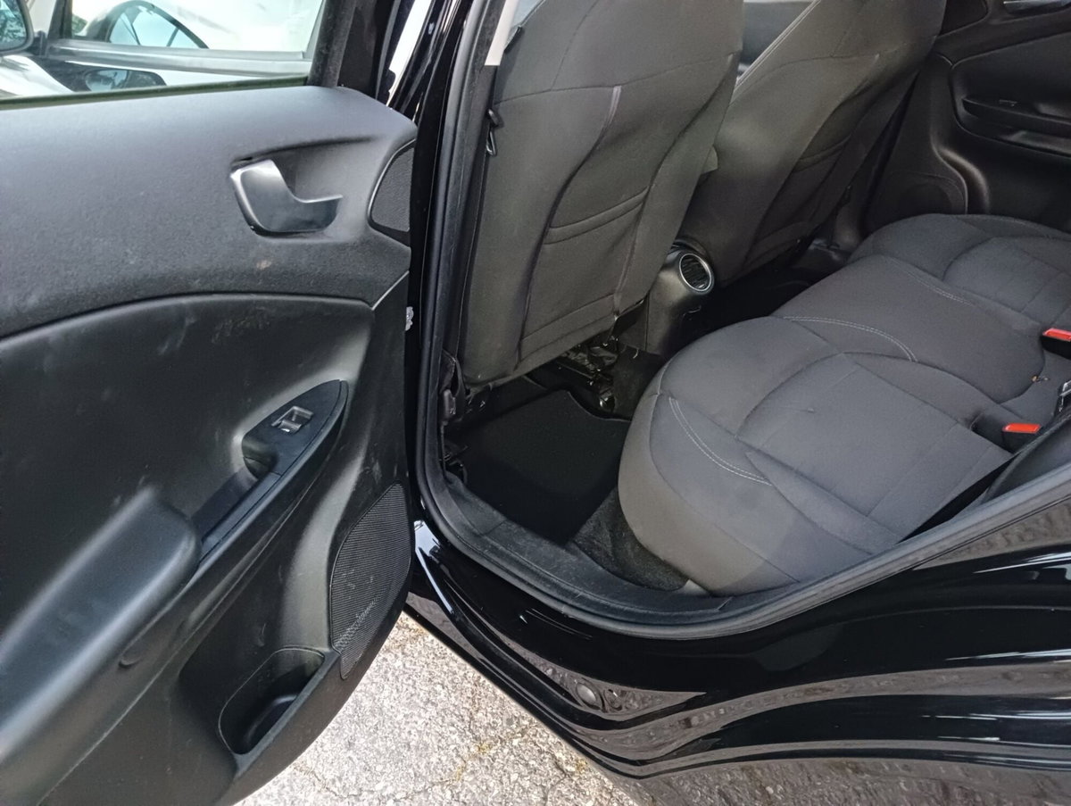 Alfa Romeo Giulietta 1.6 JTDm Ti 120cv (12)