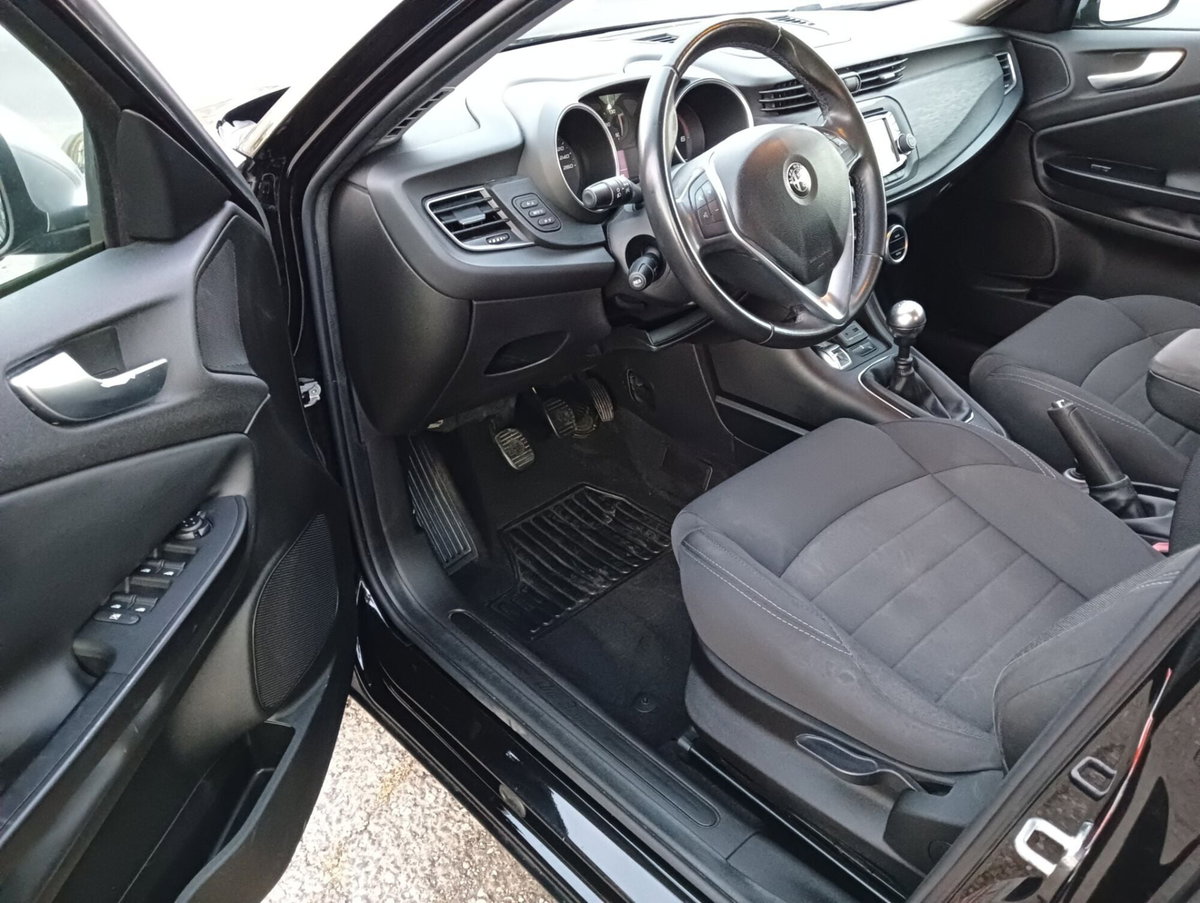 Alfa Romeo Giulietta 1.6 JTDm Ti 120cv (7)