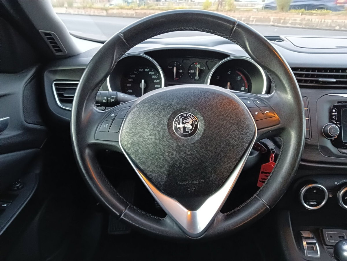 Alfa Romeo Giulietta 1.6 JTDm Ti 120cv (9)