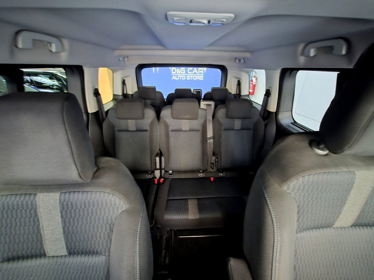 Peugeot Traveller BlueHDi 115 S&S Compact Allure (10)