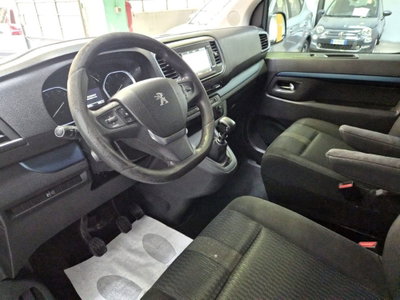 Peugeot Traveller BlueHDi 115 S&S Compact Allure (11)