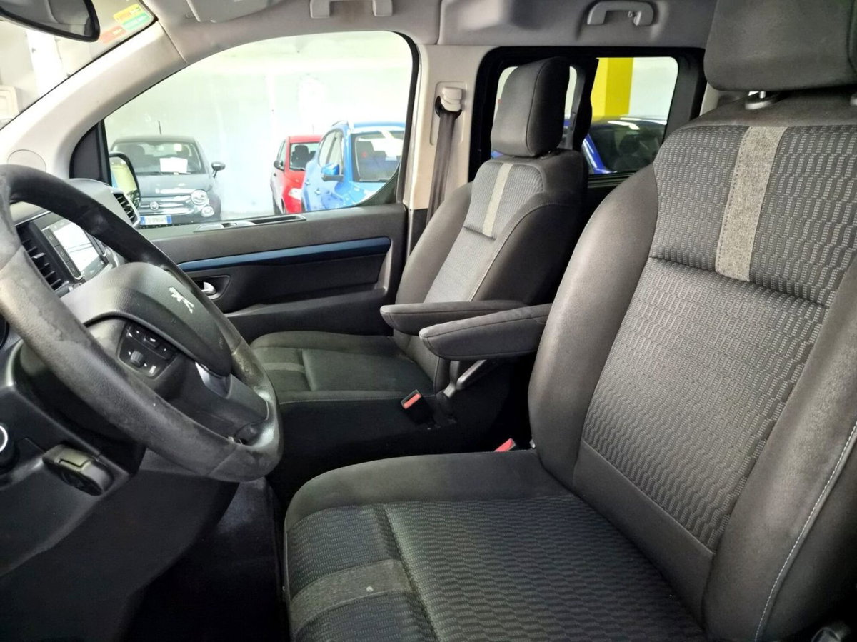 Peugeot Traveller BlueHDi 115 S&S Compact Allure (12)