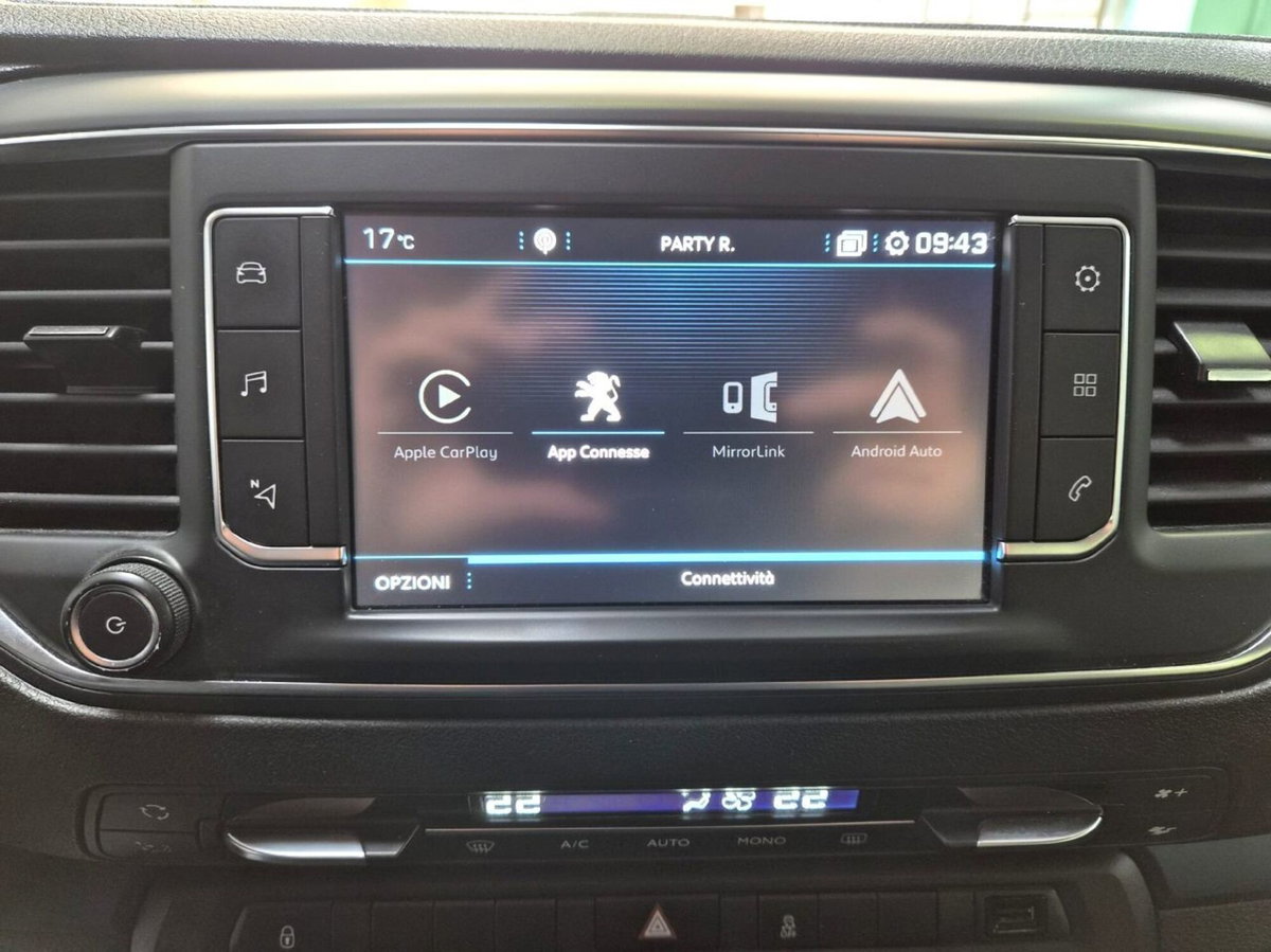 Peugeot Traveller BlueHDi 115 S&S Compact Allure (17)