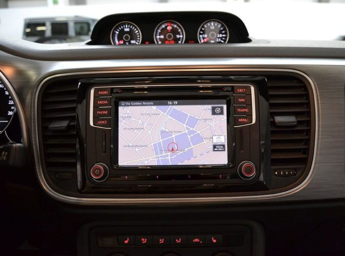 Volkswagen Maggiolino Cabrio 1.4 TSI DSG Sport BlueMotion Technology (7)
