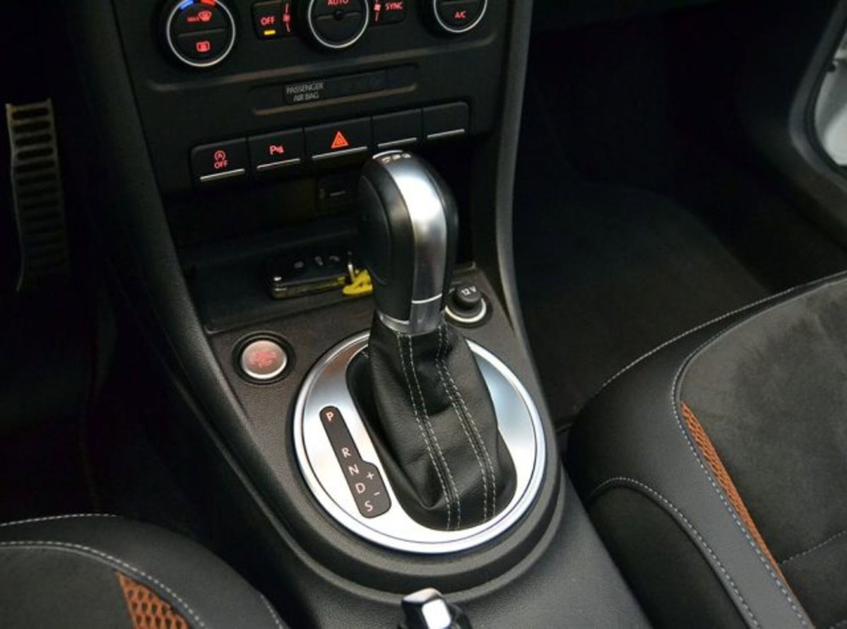 Volkswagen Maggiolino Cabrio 1.4 TSI DSG Sport BlueMotion Technology (9)