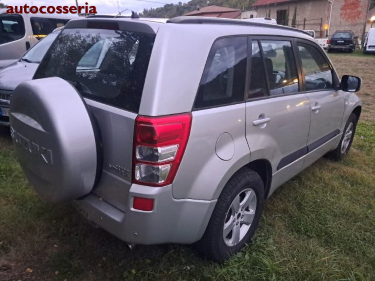 Suzuki Grand Vitara 1.9 DDiS 5 porte Crossover (3)
