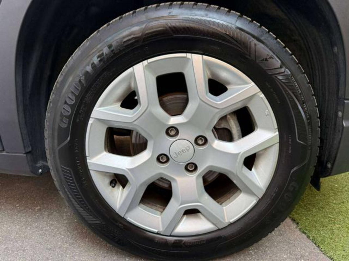 Jeep Avenger 1.2 turbo Altitude fwd 100cv (7)