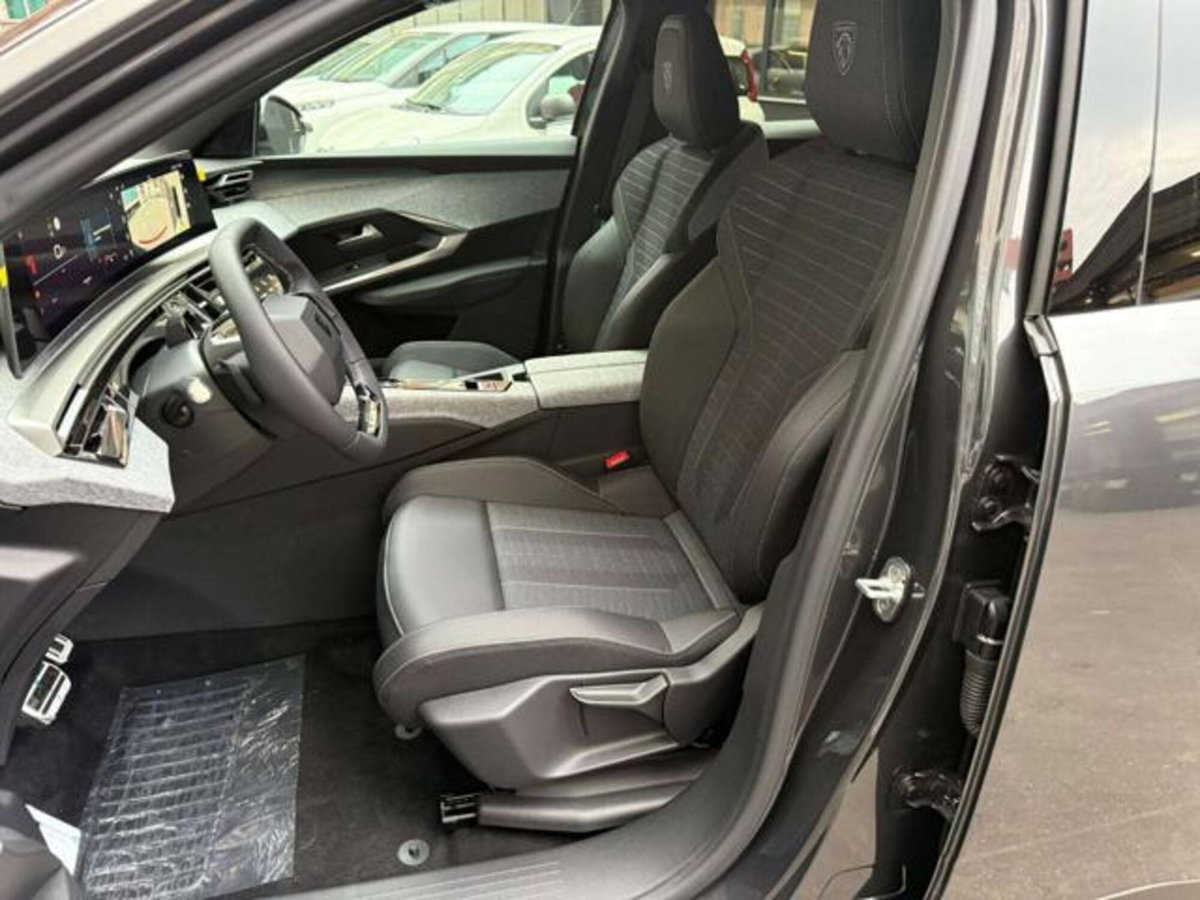 Peugeot 3008 1.2 hybrid 48V GT 136cv e-dcs6 (10)