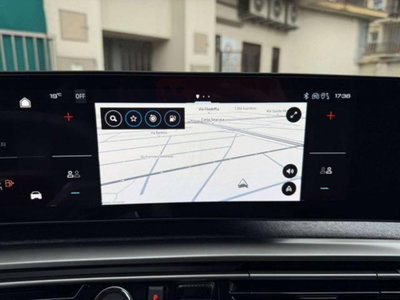 Peugeot 3008 1.2 hybrid 48V GT 136cv e-dcs6 (13)