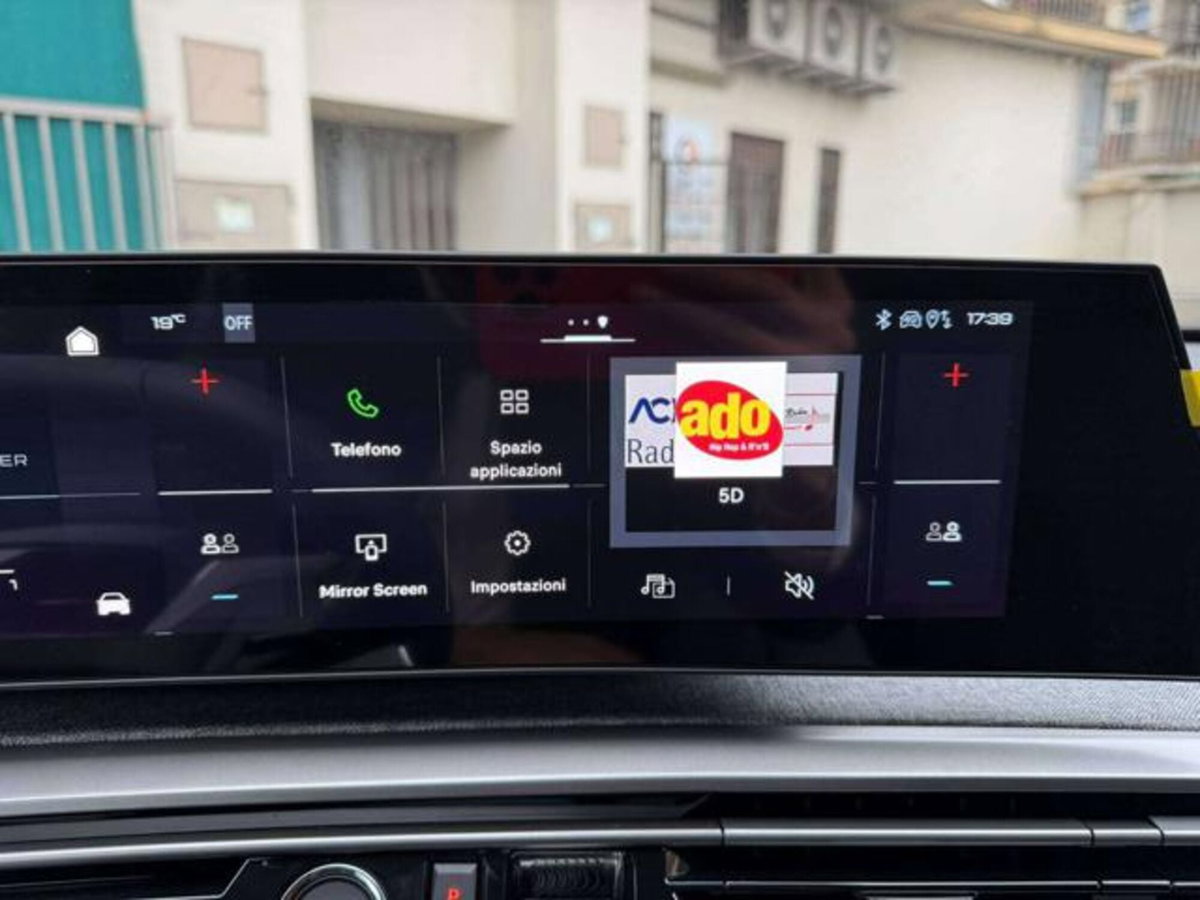 Peugeot 3008 1.2 hybrid 48V GT 136cv e-dcs6 (15)