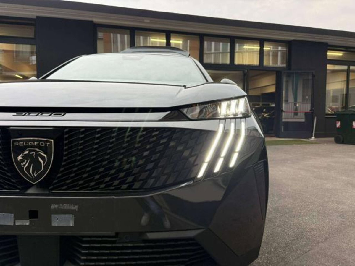 Peugeot 3008 1.2 hybrid 48V GT 136cv e-dcs6 (8)