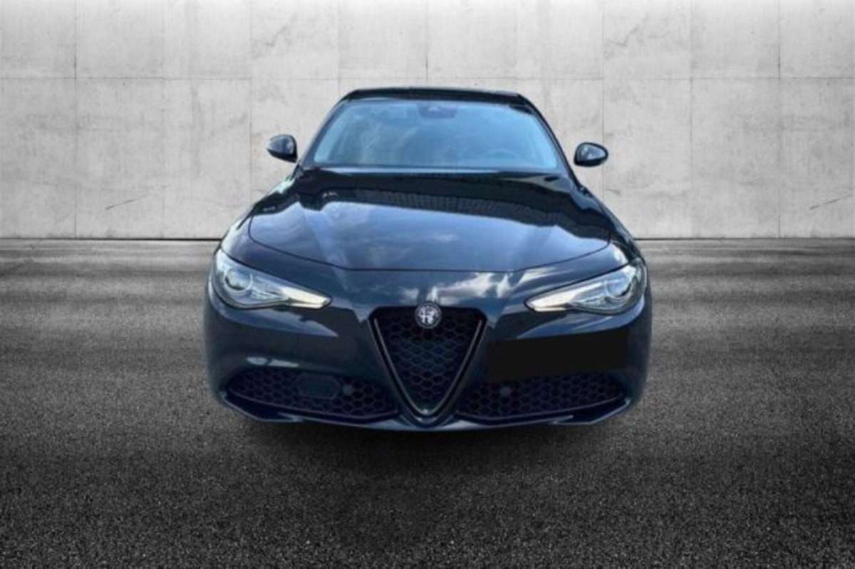 Alfa Romeo Giulia 2.2 Turbodiesel 190 CV AT8 B-Tech (5)