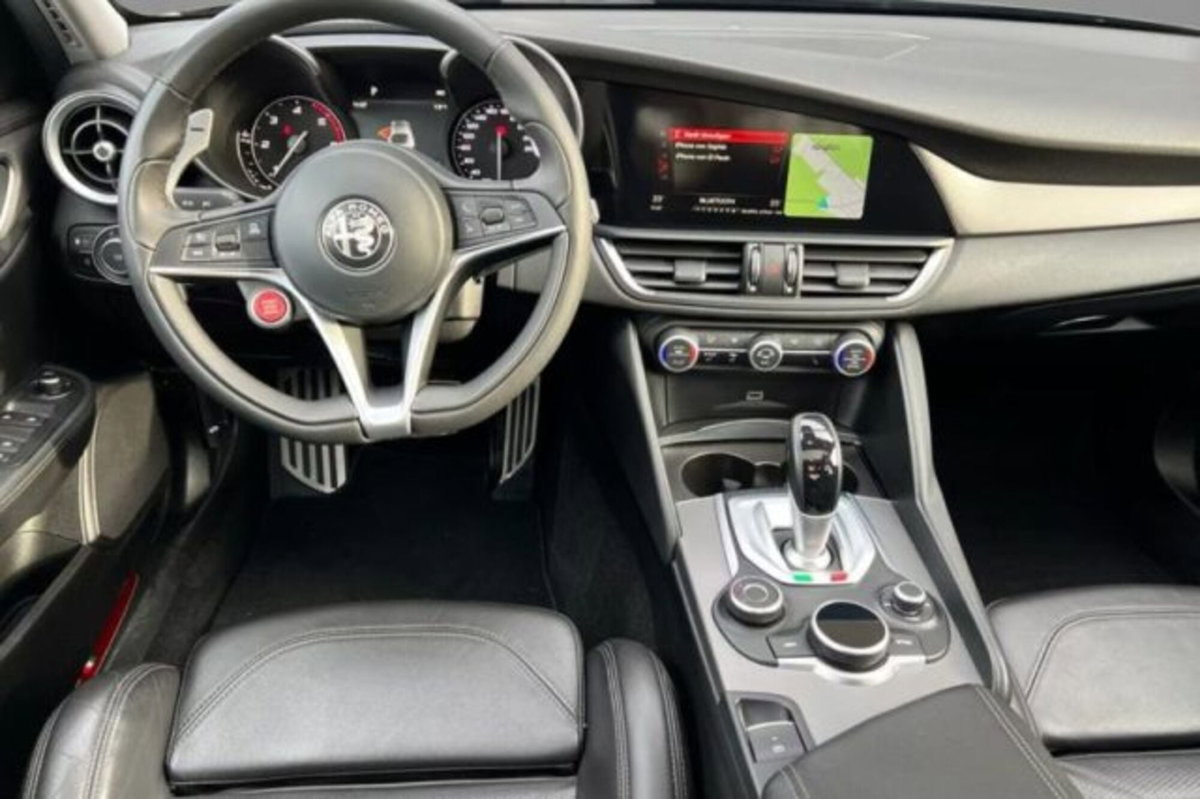 Alfa Romeo Giulia 2.2 Turbodiesel 190 CV AT8 B-Tech (6)