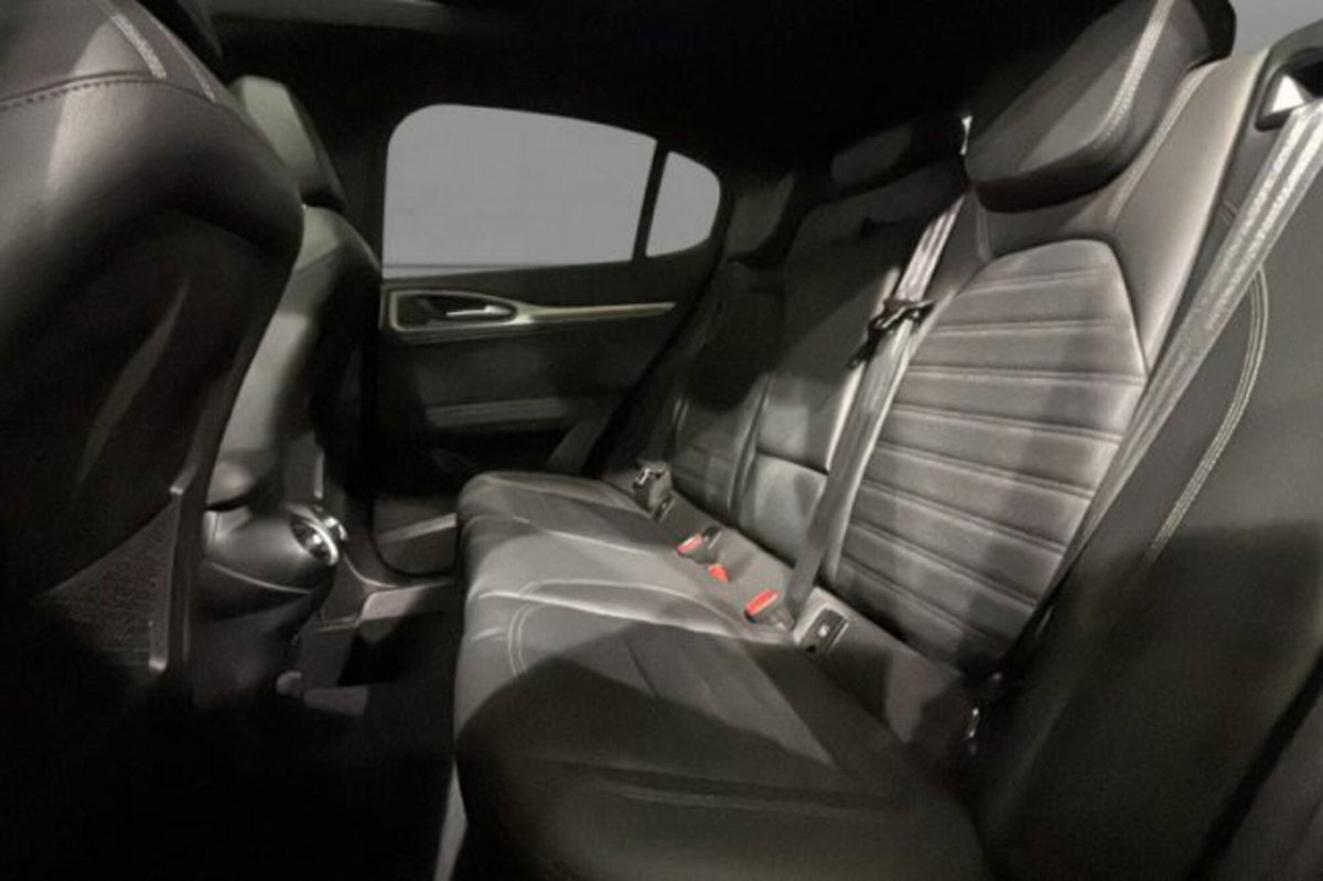 Alfa Romeo Stelvio Stelvio 2.2 Turbodiesel 210 CV AT8 Q4 Veloce (8)