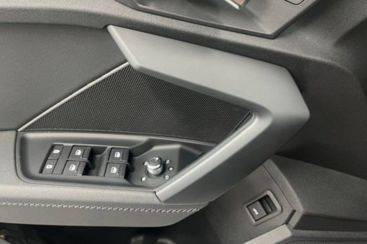 Audi S3 Sedan TFSI 310 CV quattro S tronic sport attitude (7)
