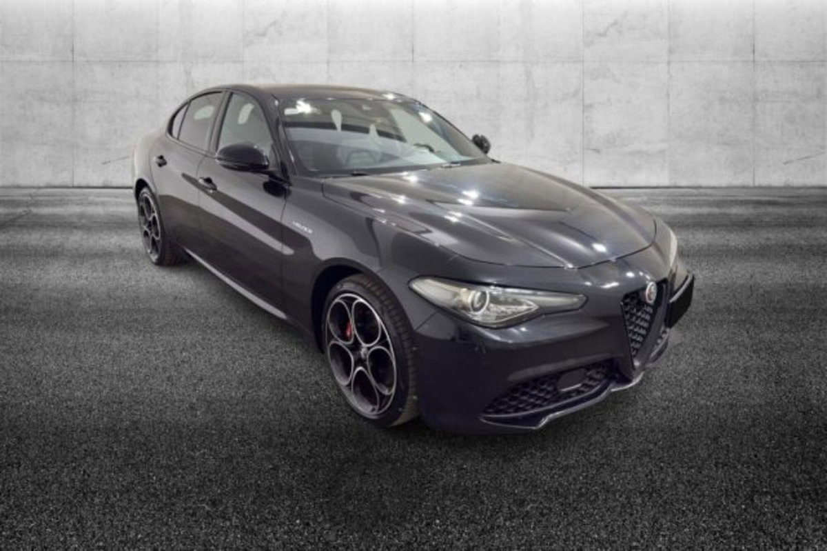 Alfa Romeo Giulia 2.0 Turbo 280 CV AT8 AWD Q4 Veloce (2)