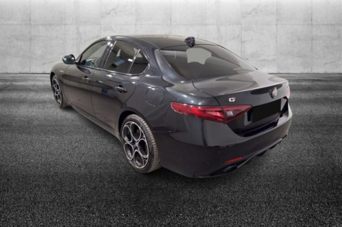 Alfa Romeo Giulia 2.0 Turbo 280 CV AT8 AWD Q4 Veloce (3)