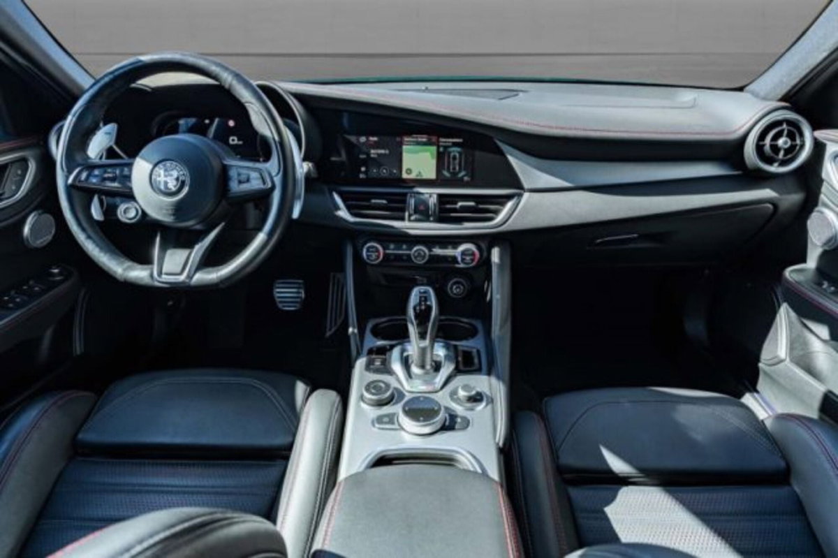 Alfa Romeo Giulia 2.2 Turbodiesel 210 CV AT8 AWD Q4 Estrema (6)