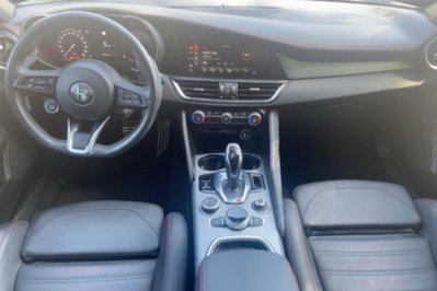 Alfa Romeo Giulia 2.0 Turbo 280 CV AT8 AWD Q4 Estrema (6)