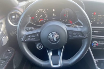 Alfa Romeo Giulia 2.0 Turbo 280 CV AT8 AWD Q4 Estrema (7)