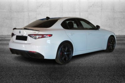 Alfa Romeo Giulia 2.0 Turbo 280 CV AT8 AWD Q4 Estrema (2)