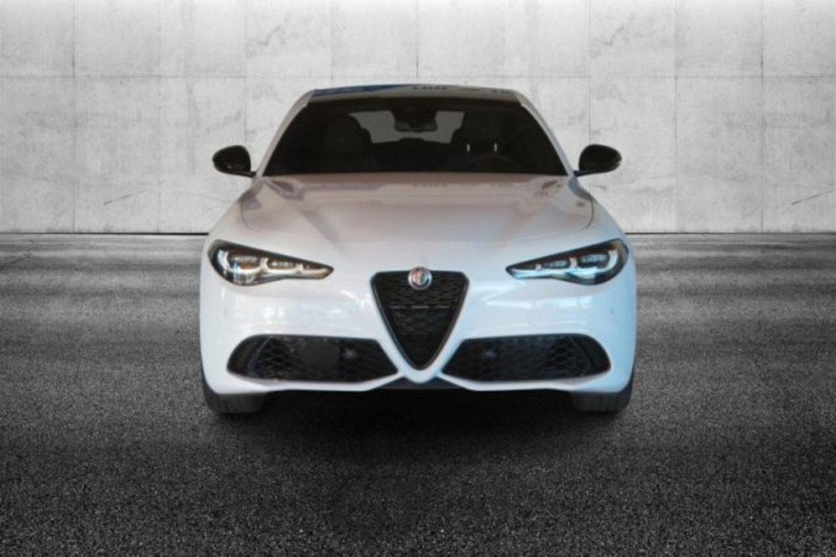 Alfa Romeo Giulia 2.0 Turbo 280 CV AT8 AWD Q4 Estrema (3)
