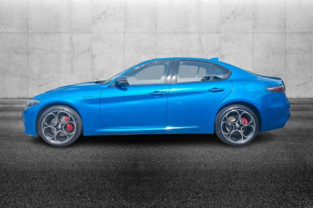 Alfa Romeo Giulia 2.0 Turbo 280 CV AT8 AWD Q4 Veloce (3)