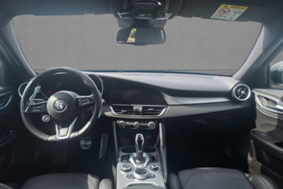 Alfa Romeo Giulia 2.0 Turbo 280 CV AT8 AWD Q4 Veloce (5)