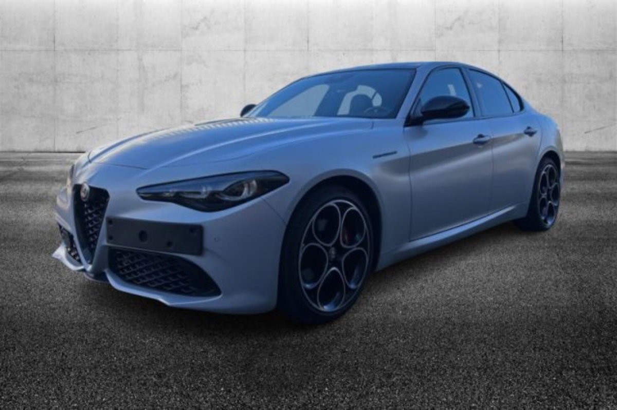 Alfa Romeo Giulia 2.2 Turbodiesel 210 CV AT8 AWD Q4 Estrema (2)