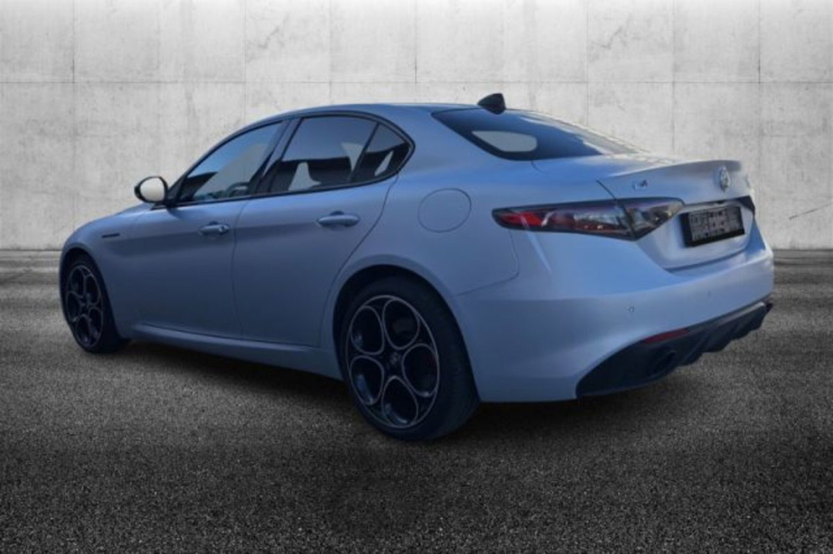 Alfa Romeo Giulia 2.2 Turbodiesel 210 CV AT8 AWD Q4 Estrema (4)