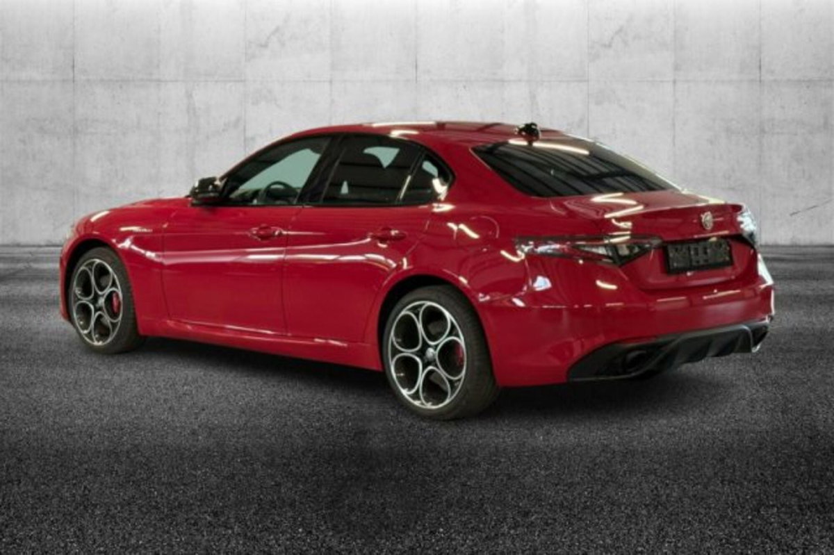 Alfa Romeo Giulia 2.0 Turbo 280 CV AT8 AWD Q4 Veloce (4)