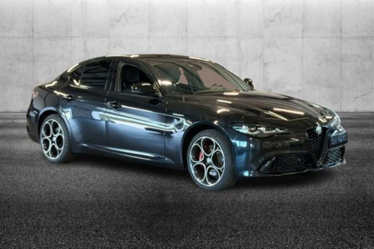 Alfa Romeo Giulia 2.0 Turbo 280 CV AT8 AWD Q4 Veloce (2)