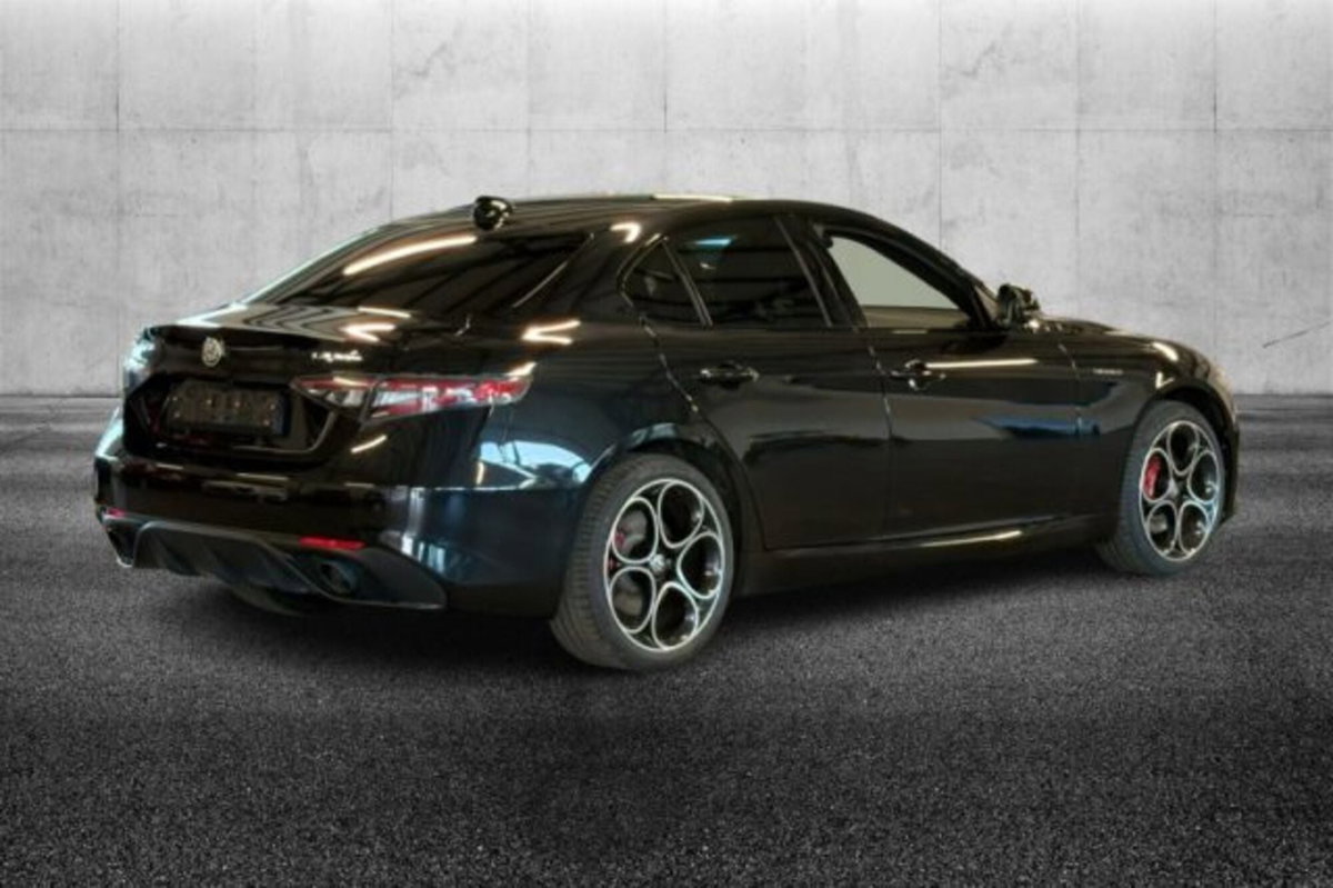 Alfa Romeo Giulia 2.0 Turbo 280 CV AT8 AWD Q4 Veloce (3)
