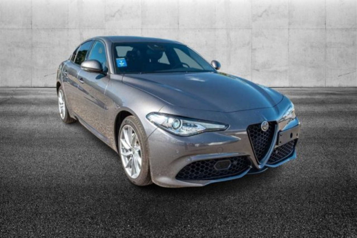 Alfa Romeo Giulia 2.0 Turbo 200 CV AT8 Sprint (2)