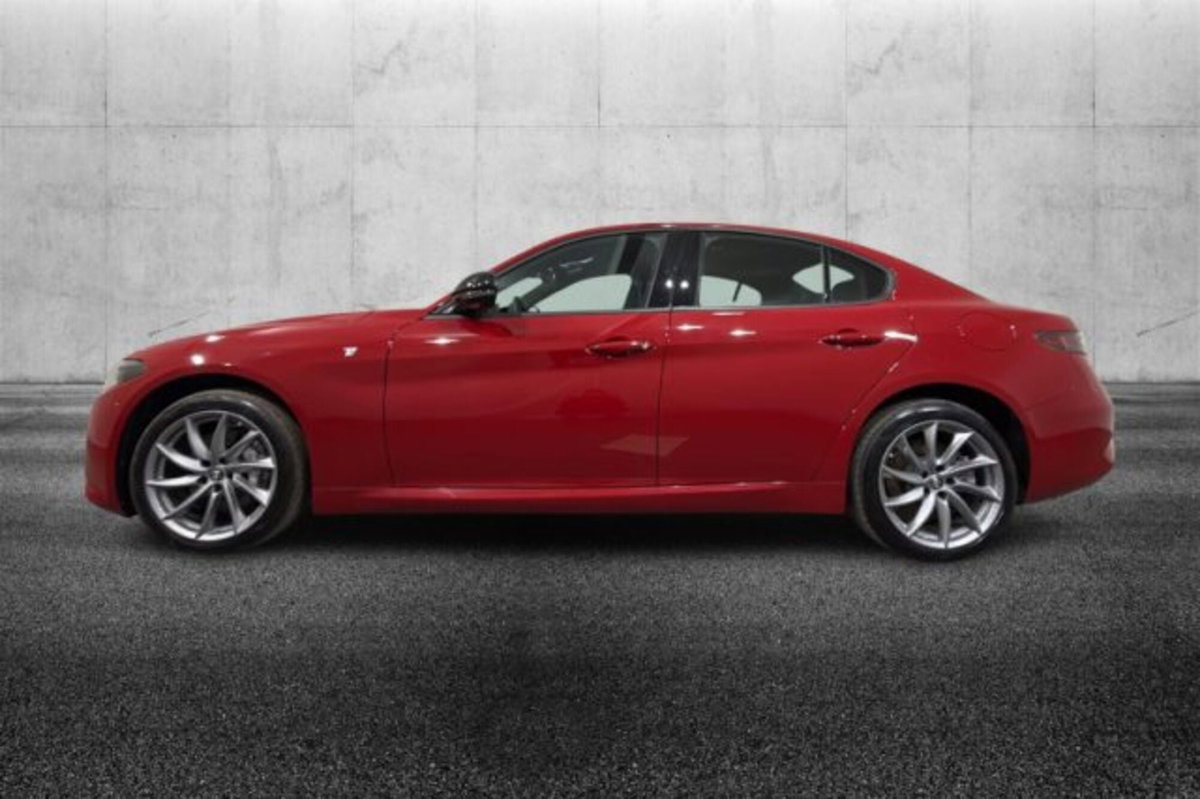 Alfa Romeo Giulia 2.0 Turbo 280 CV AT8 AWD Q4 Ti (4)