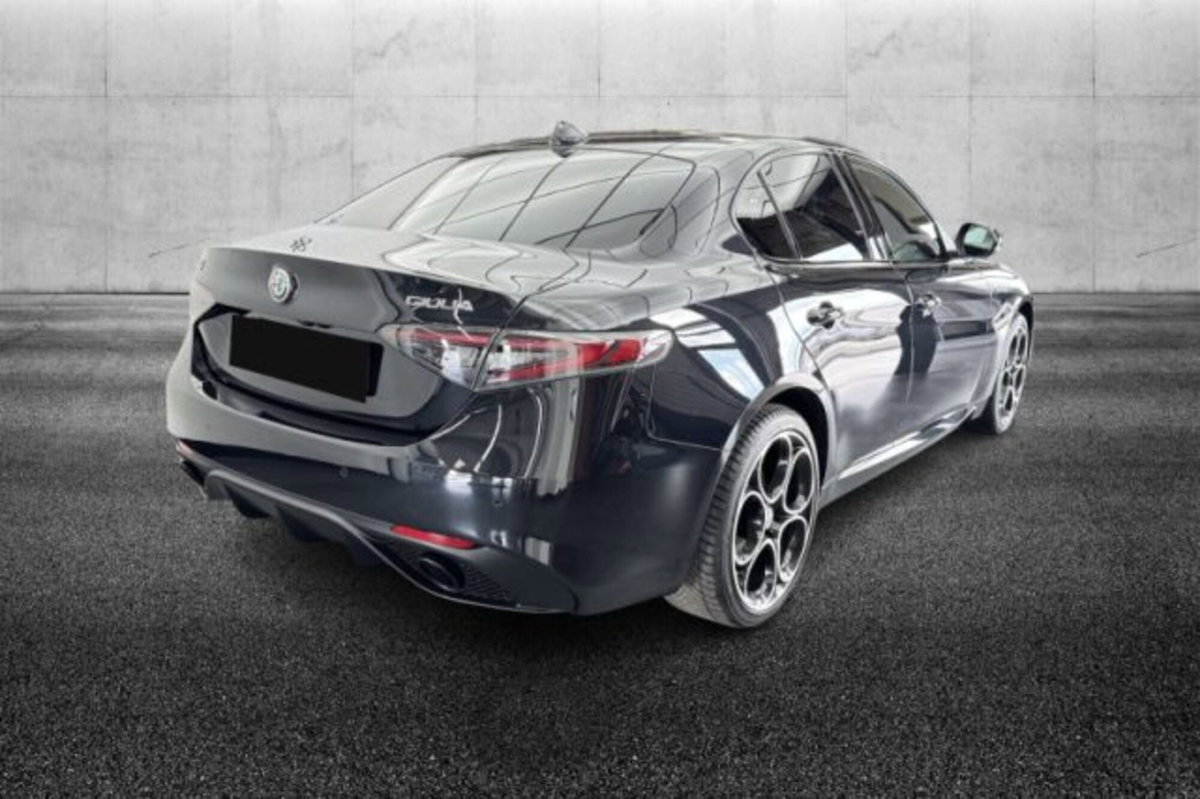 Alfa Romeo Giulia 2.0 Turbo 280 CV AT8 AWD Q4 Estrema (3)