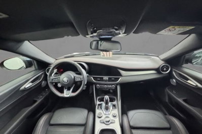 Alfa Romeo Giulia 2.0 Turbo 280 CV AT8 AWD Q4 Estrema (6)