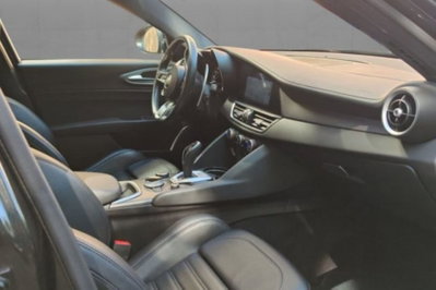 Alfa Romeo Giulia 2.0 Turbo 280 CV AT8 AWD Q4 Veloce (7)