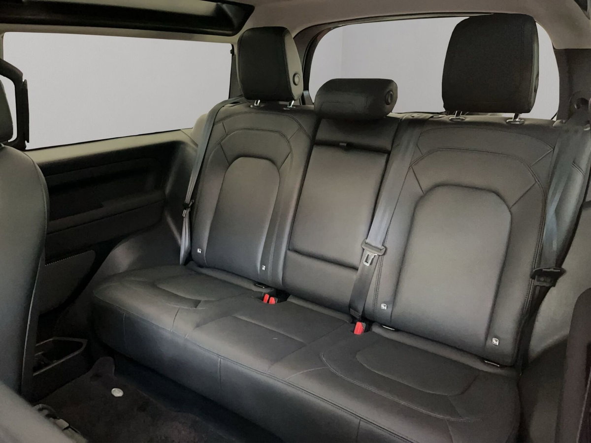 Land Rover Defender 110 3.0d i6 mhev SE awd 200cv auto (12)