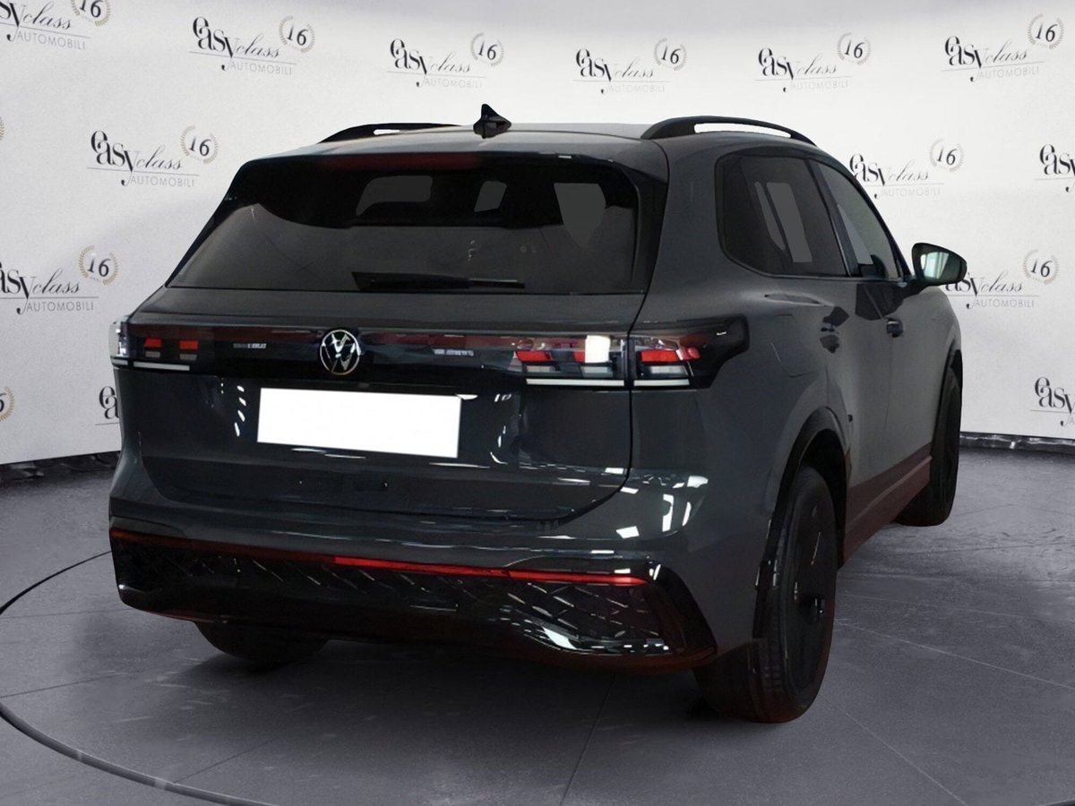 Volkswagen Tiguan 1.5 etsi R-Line 150cv dsg (3)