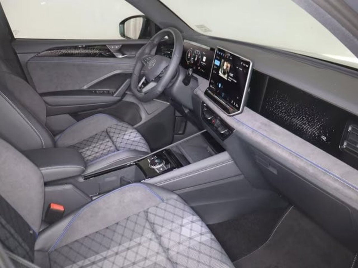 Volkswagen Tiguan 1.5 etsi R-Line 150cv dsg (6)